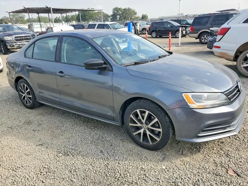 2016 VOLKSWAGEN JETTA SE  