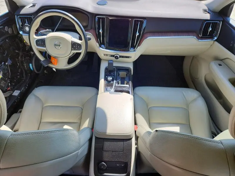 2022 VOLVO S60 T8 RECHARGE R-DESIGN EXPRESSIO  
