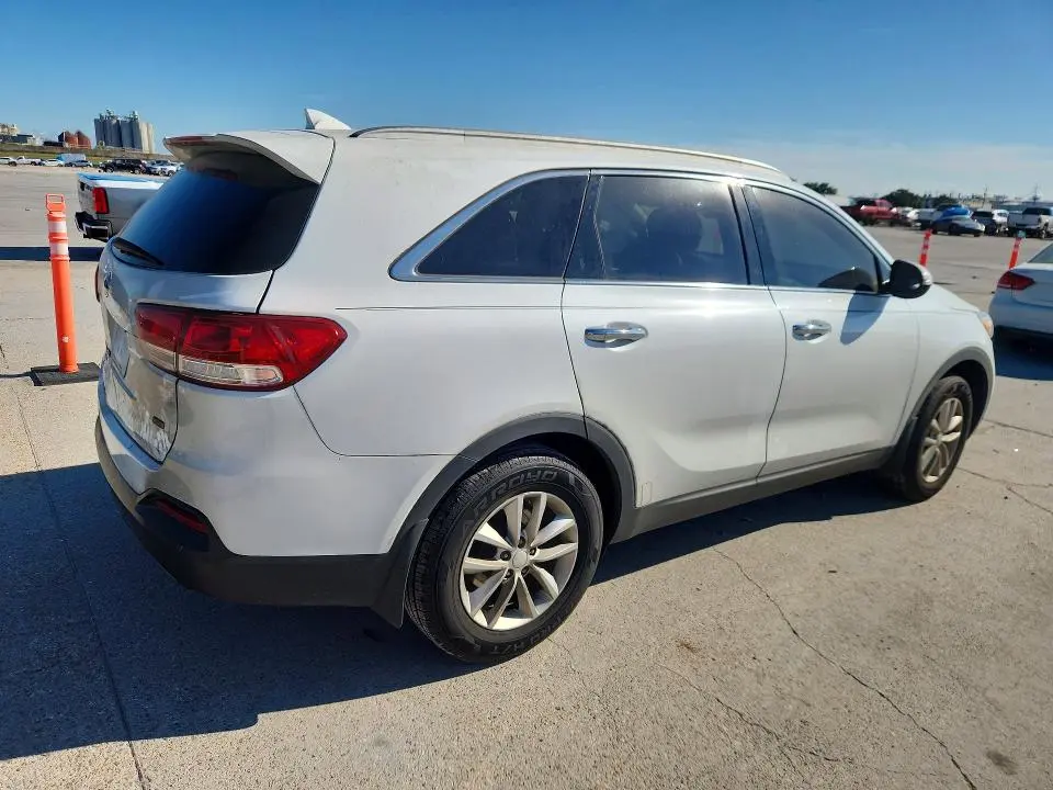 2018 KIA SORENTO LX  