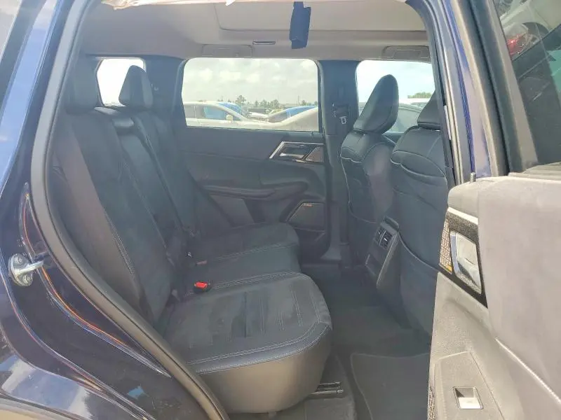 2025 MITSUBISHI OUTLANDER SE  