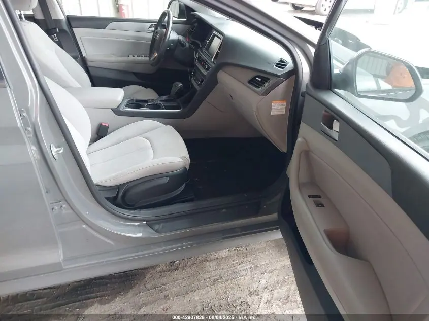 2019 HYUNDAI SONATA HYBRID SE