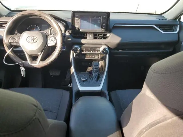 2021 TOYOTA RAV4 XLE  