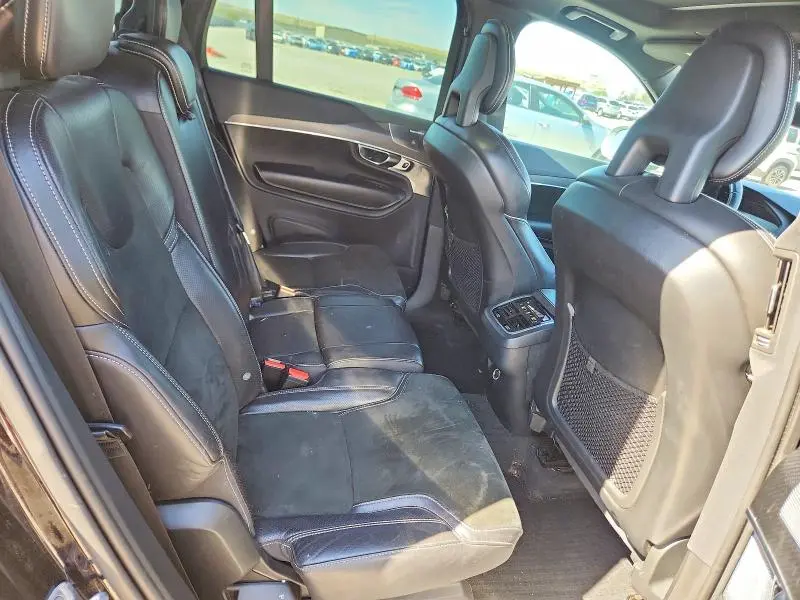 2017 VOLVO XC90 T6  