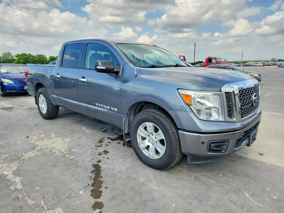 2018 NISSAN TITAN SV  