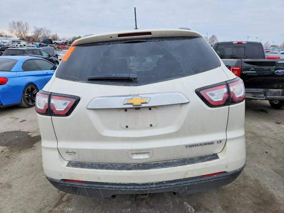 2015 CHEVROLET TRAVERSE LT  