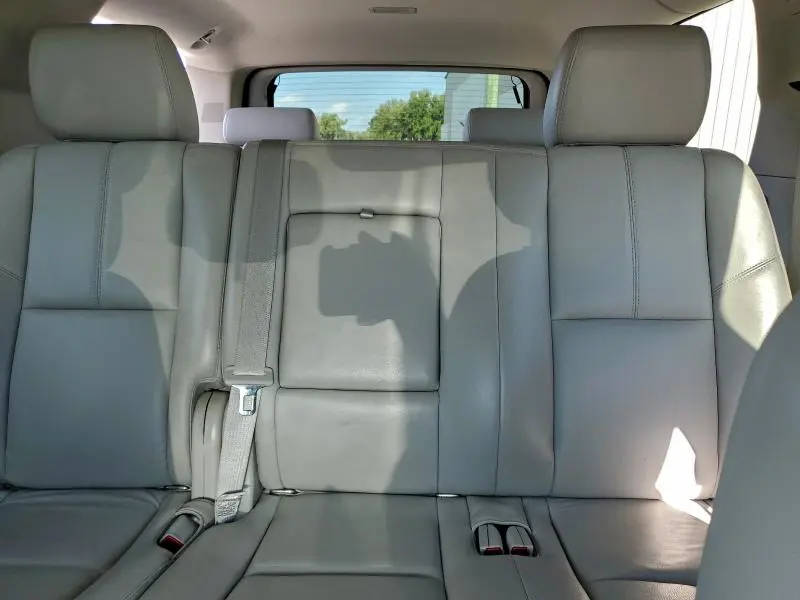 2011 CHEVROLET SUBURBAN K1500 LT  