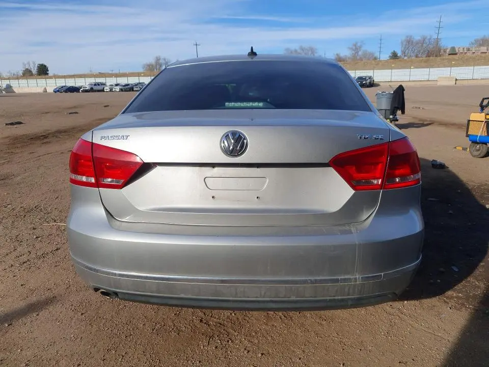 2014 VOLKSWAGEN PASSAT SE  