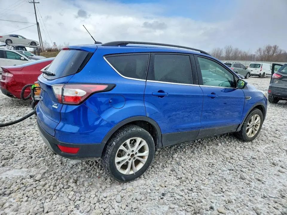 2017 FORD ESCAPE SE  