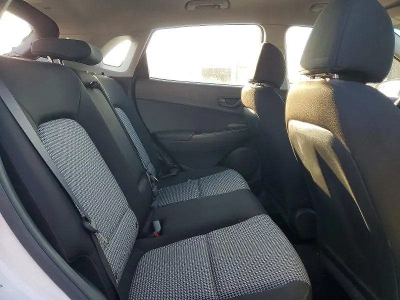 2022 HYUNDAI KONA SE  
