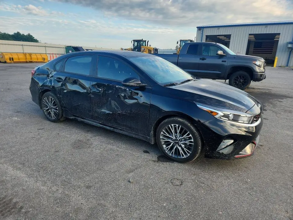 2024 KIA FORTE GT LINE  