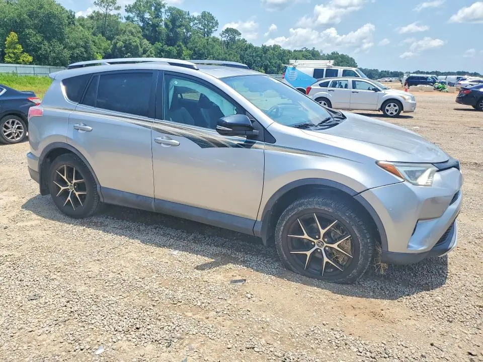 2016 TOYOTA RAV4 SE  
