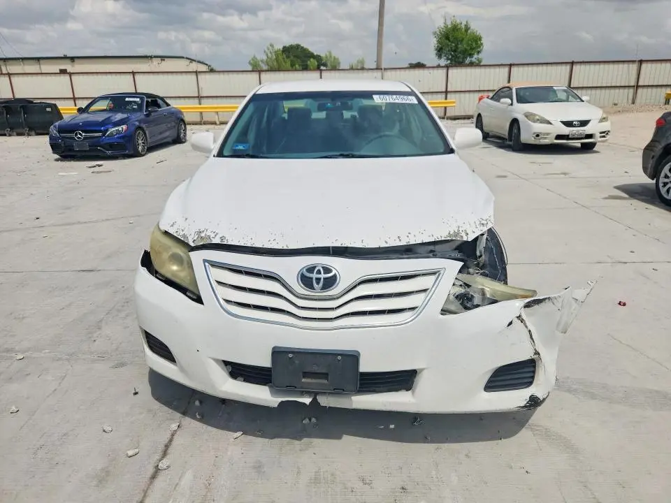 2011 TOYOTA CAMRY LE  