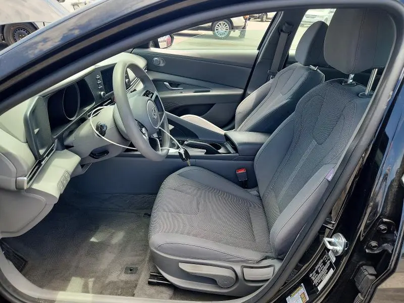 2021 HYUNDAI ELANTRA SE  