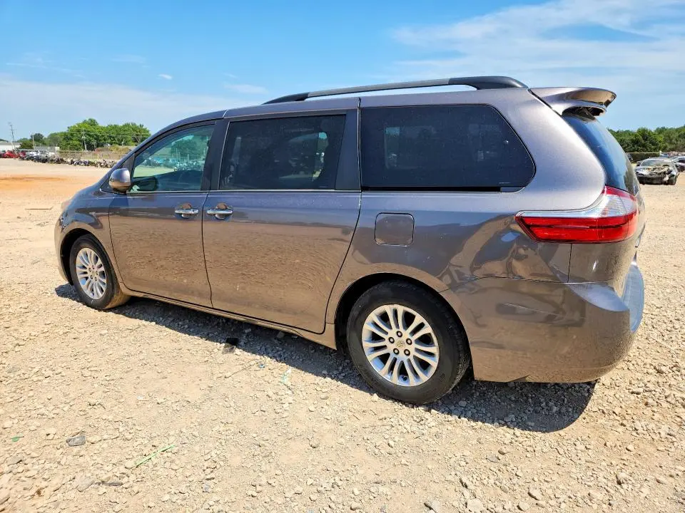 2015 TOYOTA SIENNA XLE 8-PASSENGER  