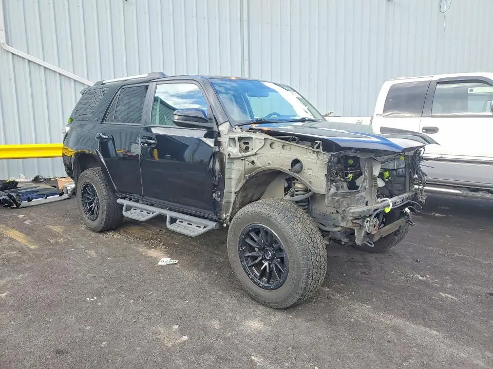 2019 TOYOTA 4RUNNER SR5  