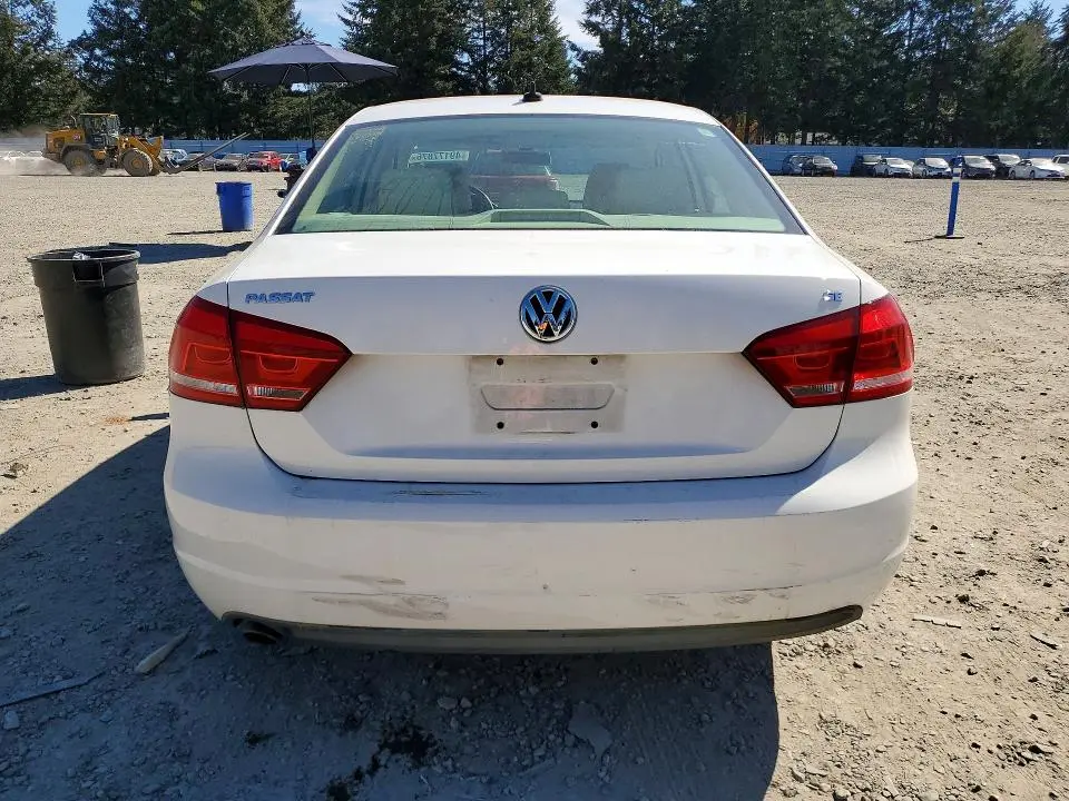 2013 VOLKSWAGEN PASSAT SE  