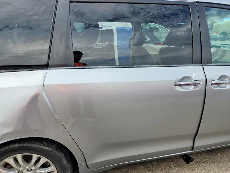 2015 TOYOTA SIENNA XLE 8-PASSENGER  