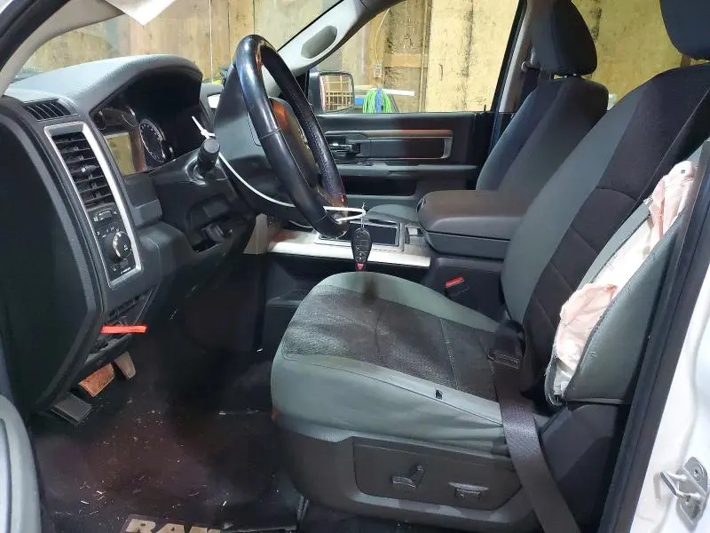 2014 RAM 1500 SLT  