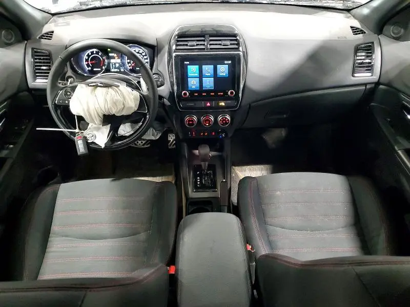 2026 MITSUBISHI RVR SE  