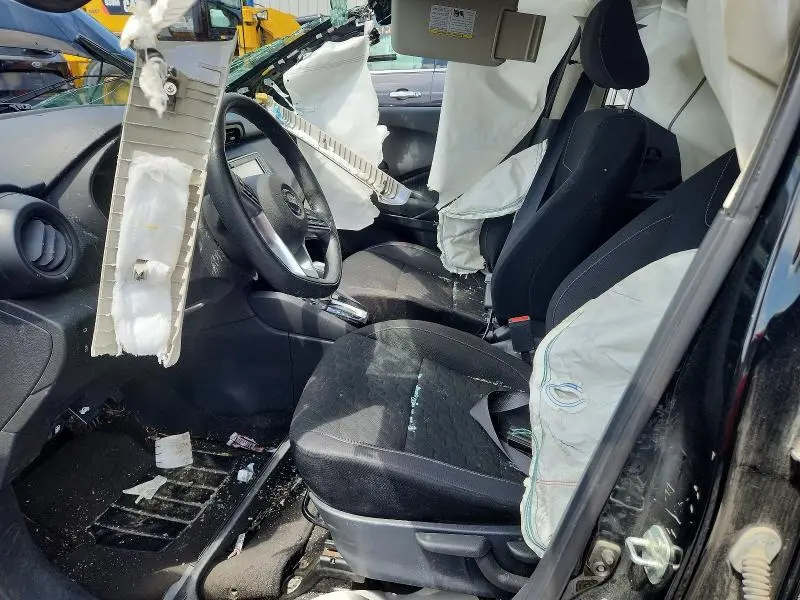 2021 NISSAN KICKS S  