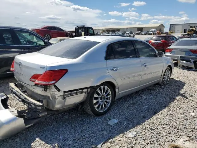 2010 TOYOTA AVALON XL  