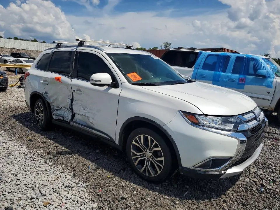 2017 MITSUBISHI OUTLANDER SE  