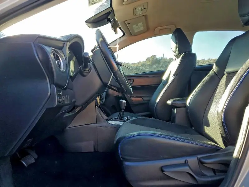 2017 TOYOTA COROLLA SE  
