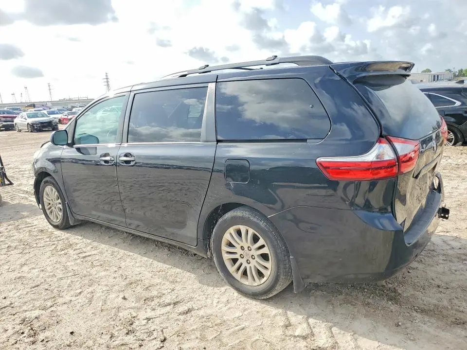 2015 TOYOTA SIENNA XLE 8-PASSENGER  