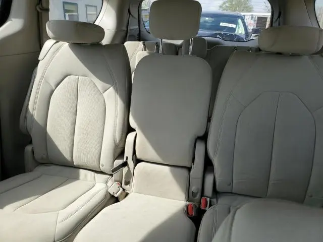 2017 CHRYSLER PACIFICA LX  