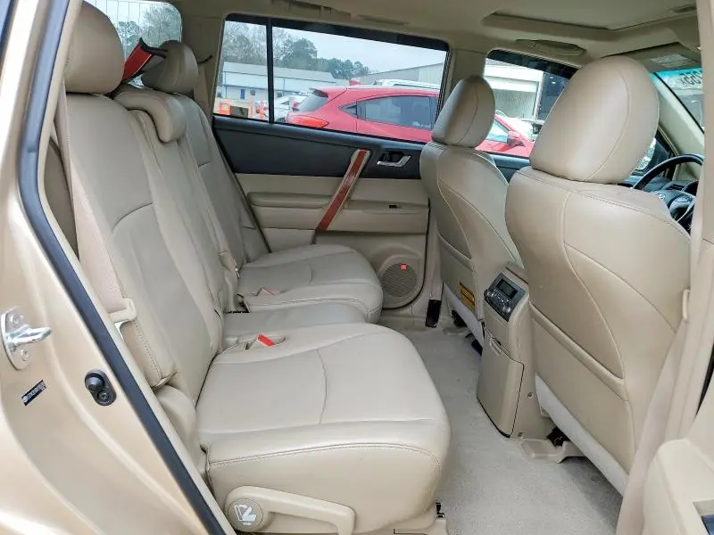 2010 TOYOTA HIGHLANDER LIMITED  