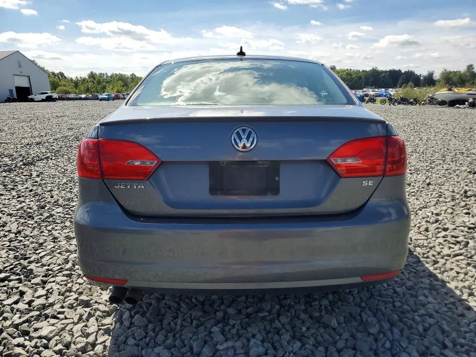 2014 VOLKSWAGEN JETTA SE  