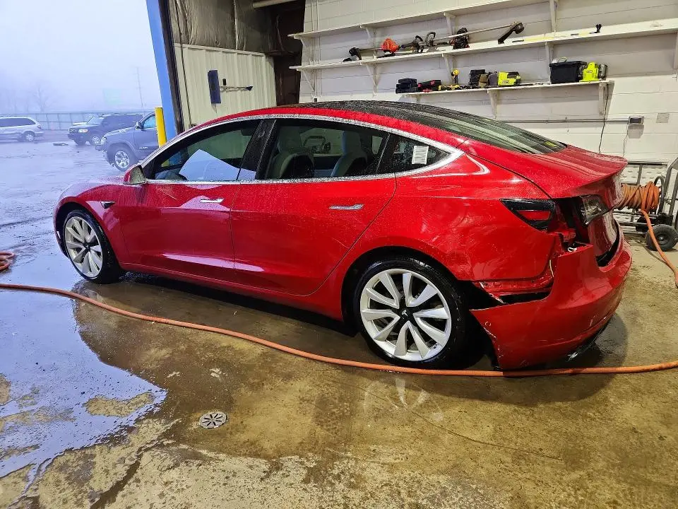 2018 TESLA MODEL 3   