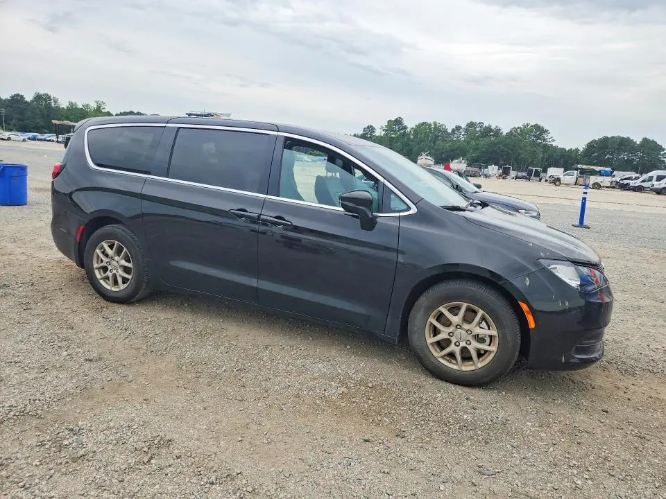 2025 CHRYSLER VOYAGER   