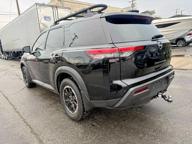 2023 NISSAN PATHFINDER SV  