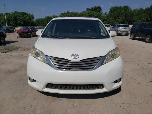 2011 TOYOTA SIENNA XLE  