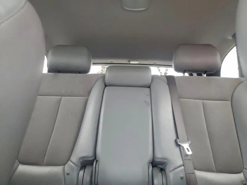 2011 HYUNDAI SANTA FE SE  