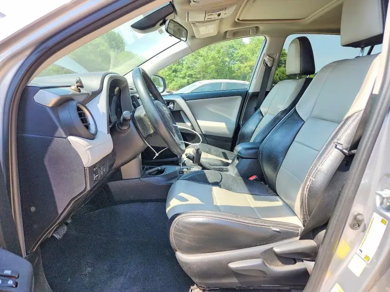2017 TOYOTA RAV4 XLE  