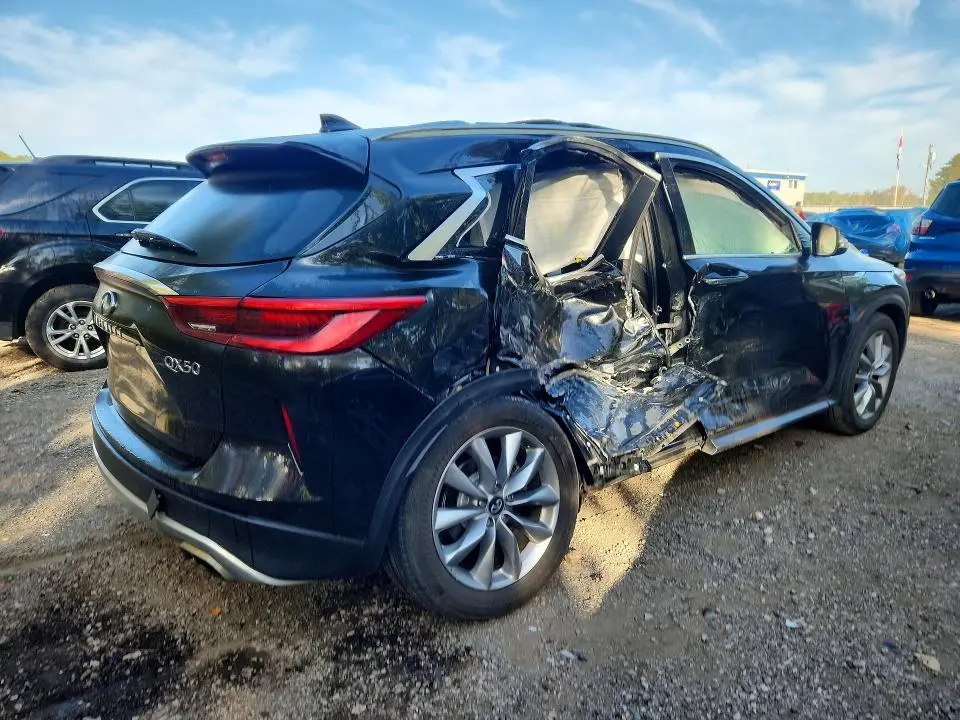 2021 INFINITI QX50 LUXE  