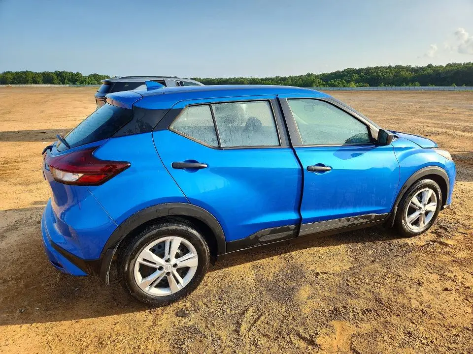 2024 NISSAN KICKS S  