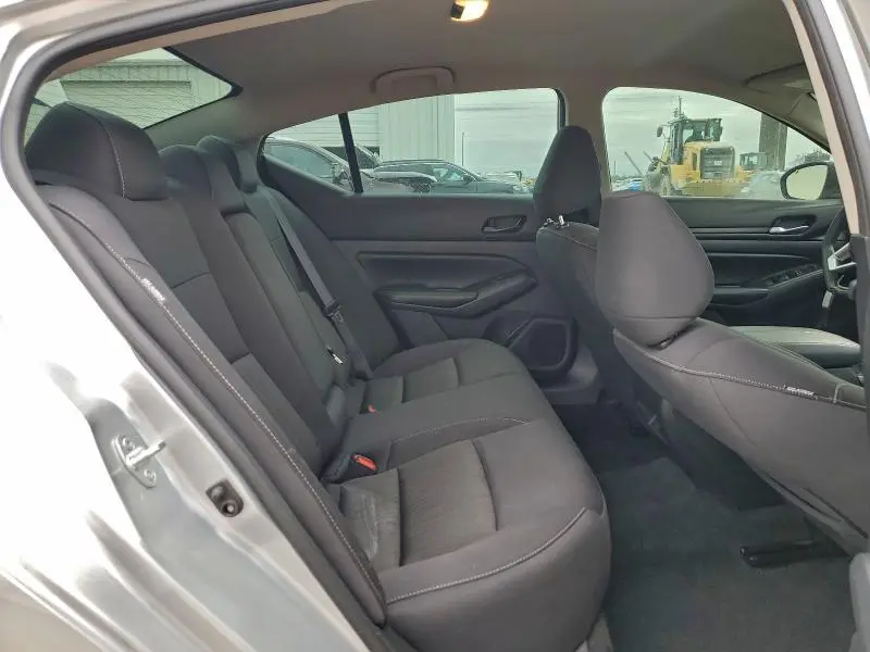 2024 NISSAN ALTIMA SV  