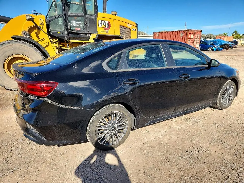 2023 KIA FORTE GT LINE  