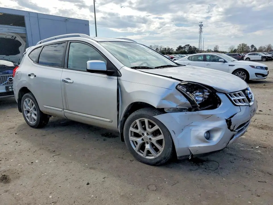 2013 NISSAN ROGUE S  