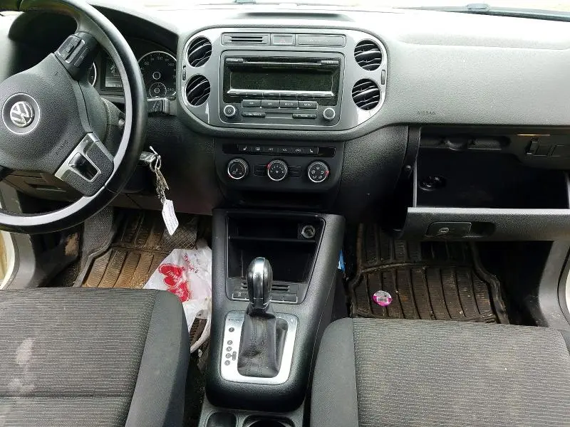 2013 VOLKSWAGEN TIGUAN S  