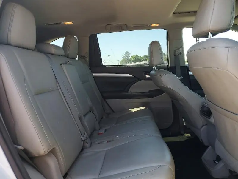 2018 TOYOTA HIGHLANDER XLE  