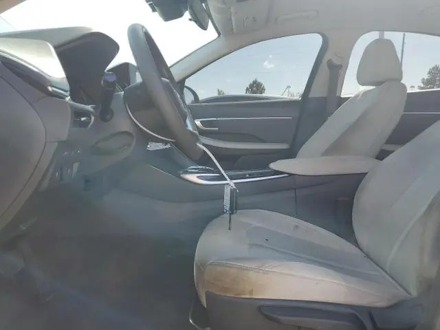 2023 HYUNDAI SONATA SE  