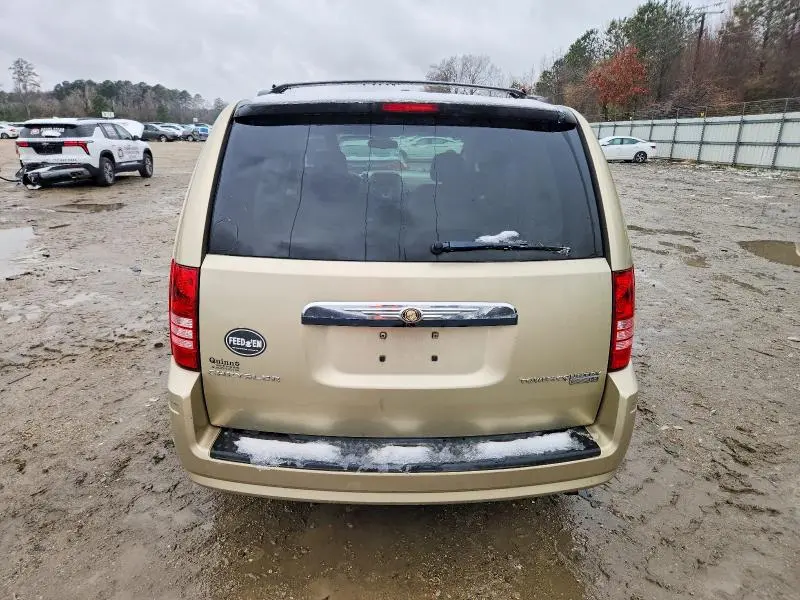 2010 CHRYSLER TOWN & COUNTRY LX  