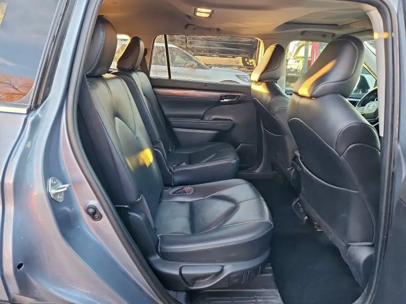 2020 TOYOTA HIGHLANDER LIMITED  