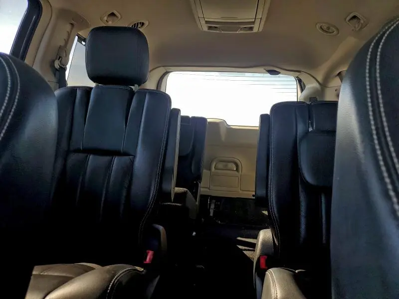 2011 CHRYSLER TOWN & COUNTRY TOURING L  