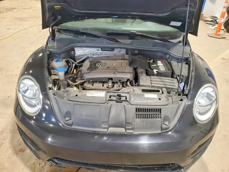 2017 VOLKSWAGEN BEETLE SE  