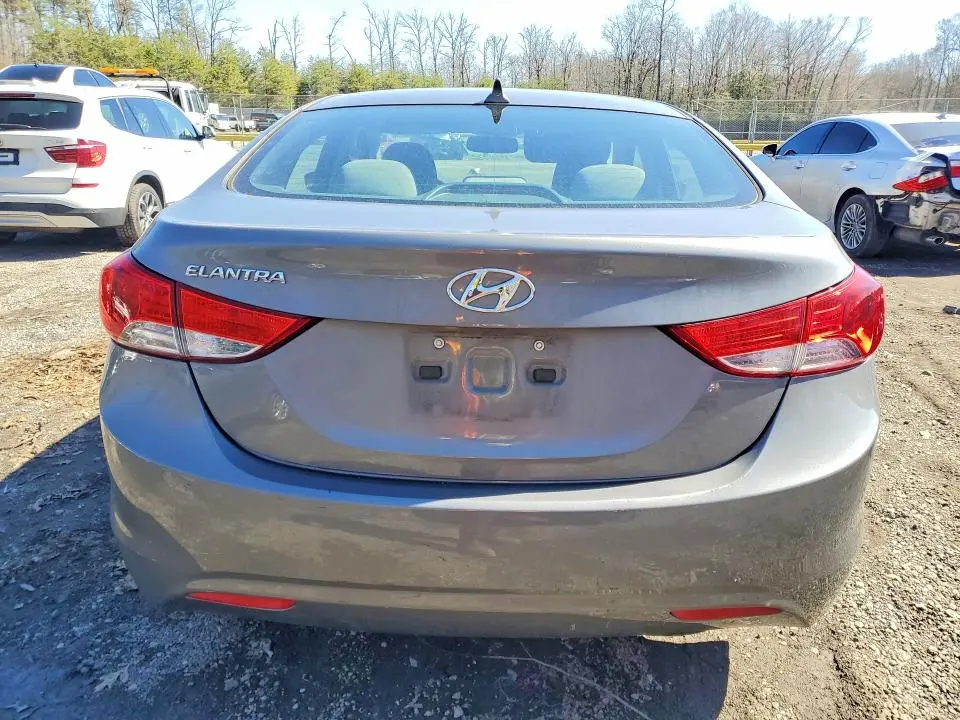2013 HYUNDAI ELANTRA GLS  